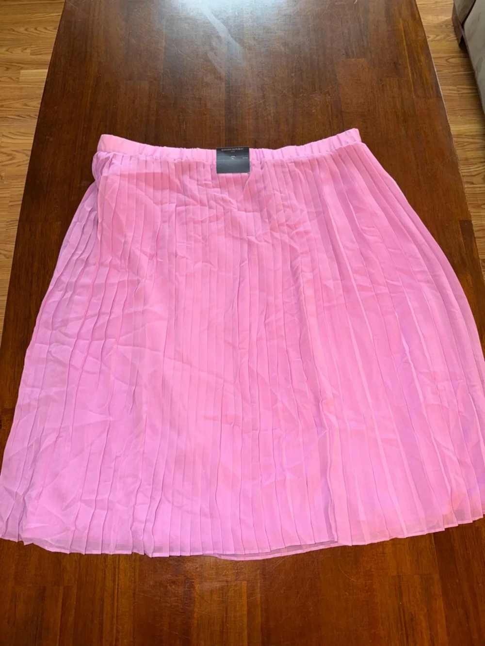 Banana Republic Ladies Pleated Lilac Midi Skirt. Petite. NWT. X-large.